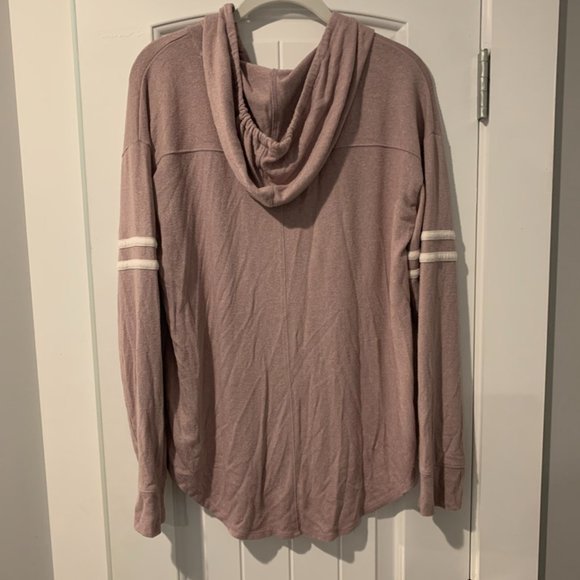 Maurices Lightweight Hoodie Purple Size Medium LIKE NEW - Picture 3 of 6